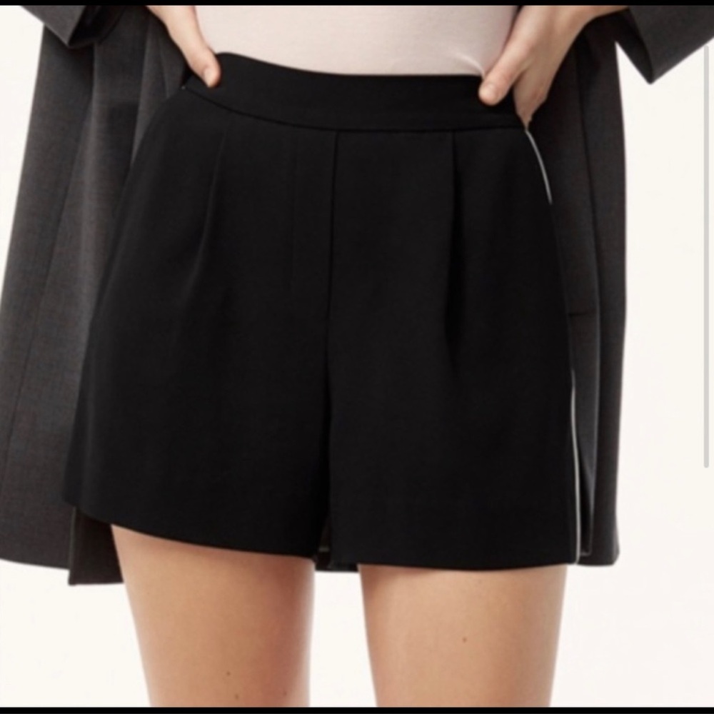 Babaton
Cohen Short Terado